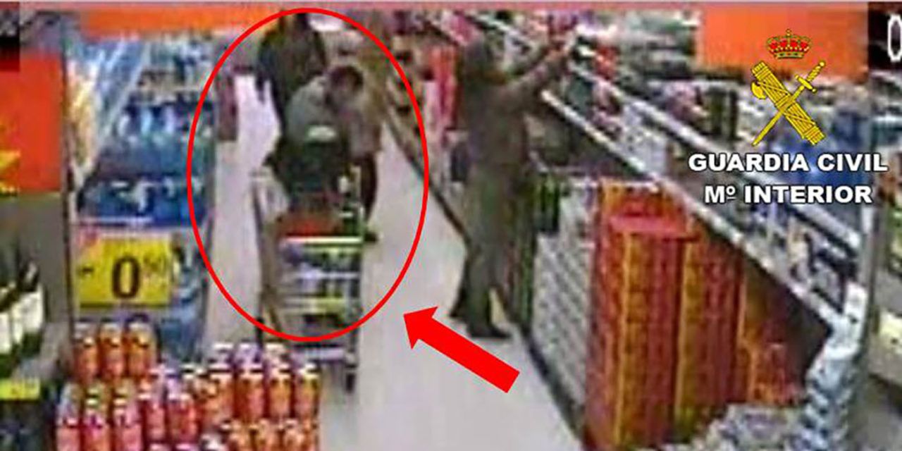 La Guardia Civil detiene a un hombre e investiga a una mujer por 13 hurtos al descuido en supermercados de Ibi y Castalla