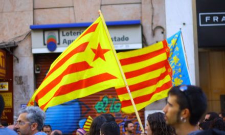 L’Ajuntament d’Alcoi aprova condemnar els atacs feixistes del 9 d’octubre a València