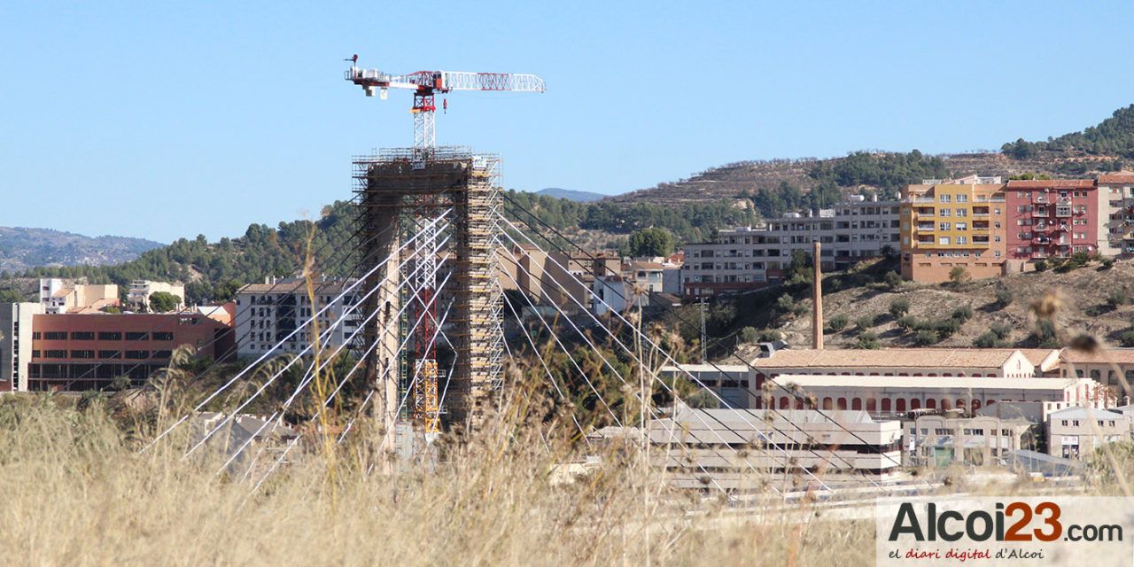 Compromís denuncia males olors de les fàbriques al barri de Santa Rosa