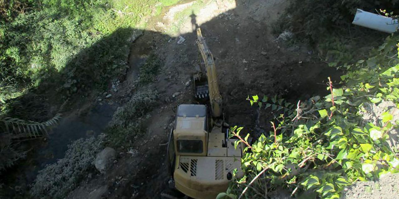 Obres de canalització al carrer Caldera del Gas