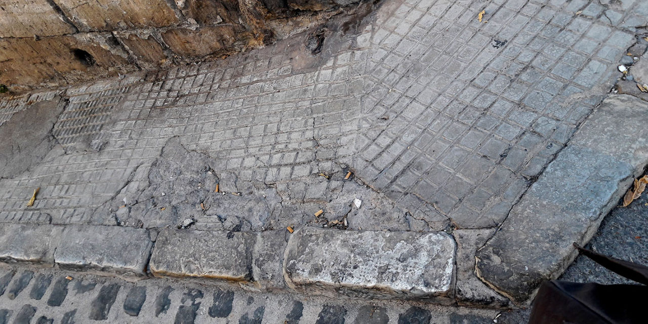 Ciudadanos Alcoy pide la reurbanización de la acera de la calle Sant Mateu