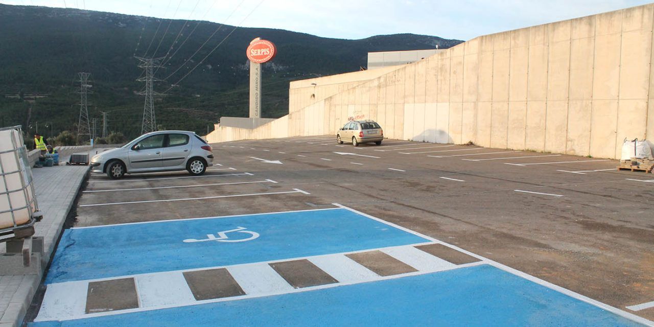 Millora de la zona d’aparcament en el polígon del Castellar