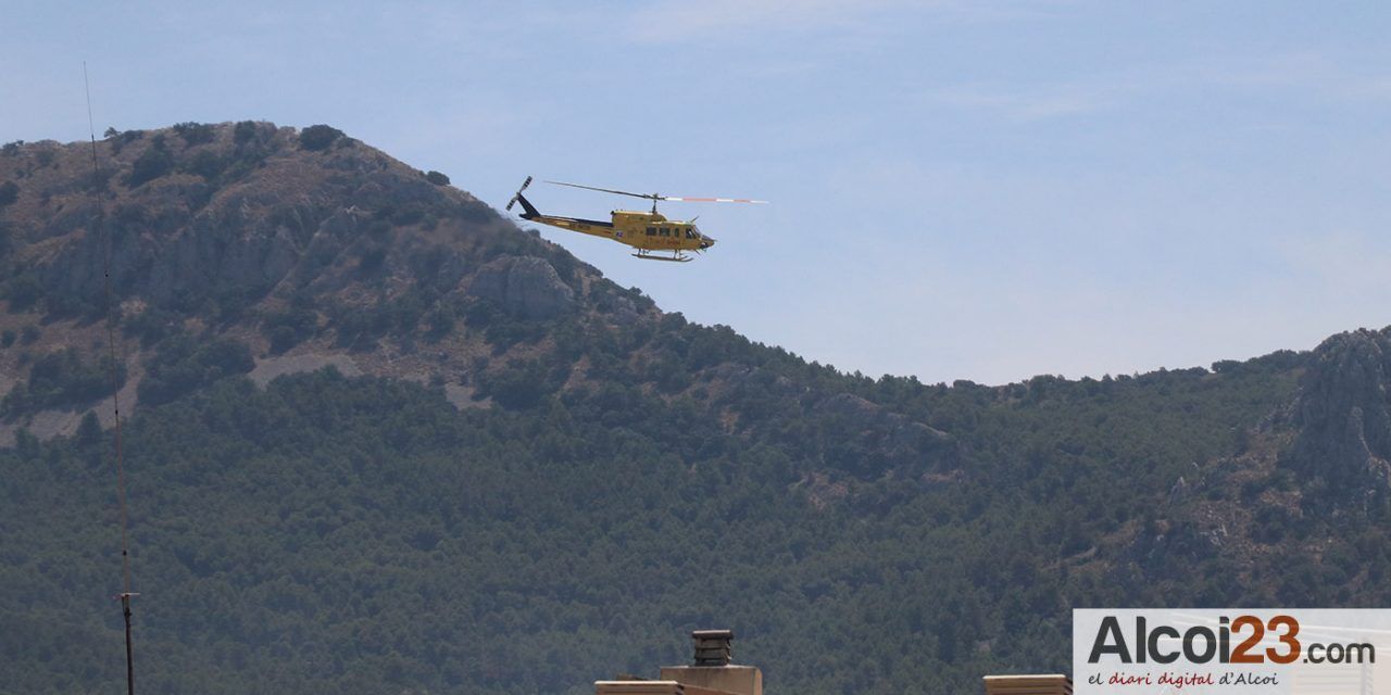 La incorporación del segundo helicóptero al Consorcio de Bomberos reduce en 25 minutos el tiempo de respuesta ante los incendios forestales