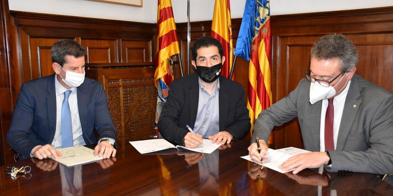 L’Ajuntament d’Alcoi i Caixa Popular signen un conveni per a donar suport als emprenedors