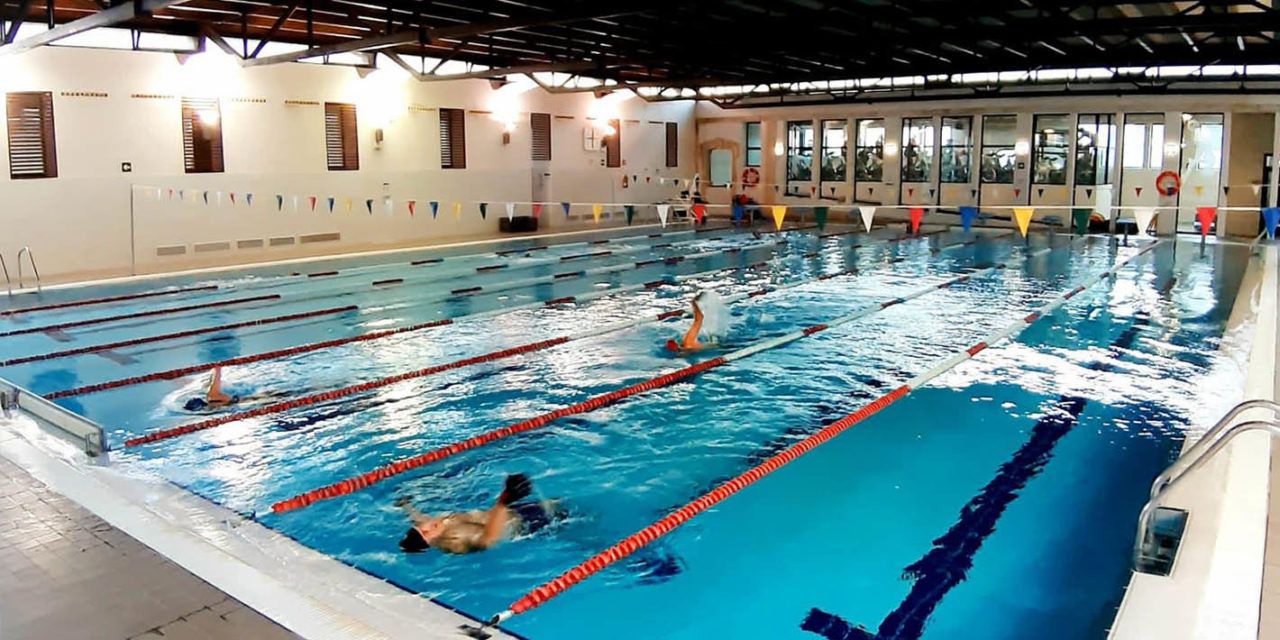 Tornen els cursos de natació al Complex Esportiu Municipal Eduardo Latorre