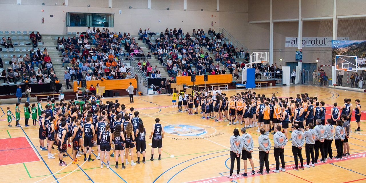 EL CLUB NOU BÀSQUET ALCOI CONVOCÓ A TODOS SUS EQUIPOS PARA PRESENTARSE ANTE LA AFICIÓN